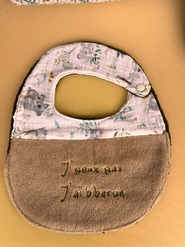 Bavoir Douceur en Éponge de Bambou & Broderie