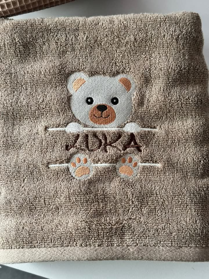Cadeaux de Naissance Personnalisés : Idées Originales et Durables